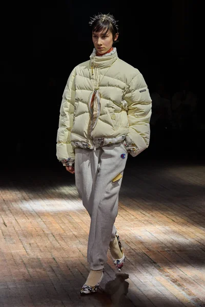 Look 10